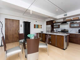 There's good flow from dining to kitchen.