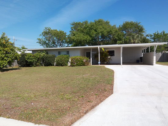 MLS# 7506484 - Fifties Ranch Revival - 2111 Oxford St N, St. Petersburg, FL 33710