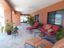  Relax on the wide covered lanai poolside.