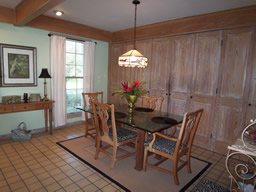  Informal meals are nice here