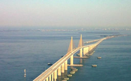 The Sunshine Skyway Bridge between St. Petersburg and Bradenton across Tampa Bay